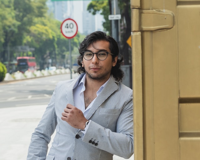 Professional man practicing daily habits for anxiety relief in Park Ridge while commuting to work